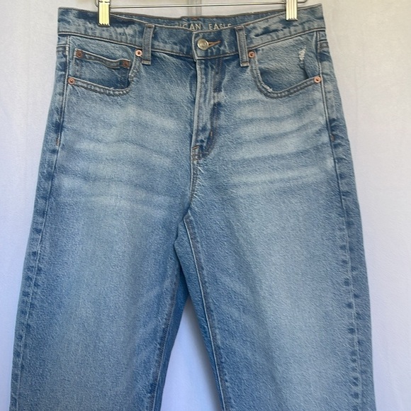 American Eagle 90’s Bootcut Jeans Center Split Size 6 Light Wash Stretch EUC - Picture 3 of 16